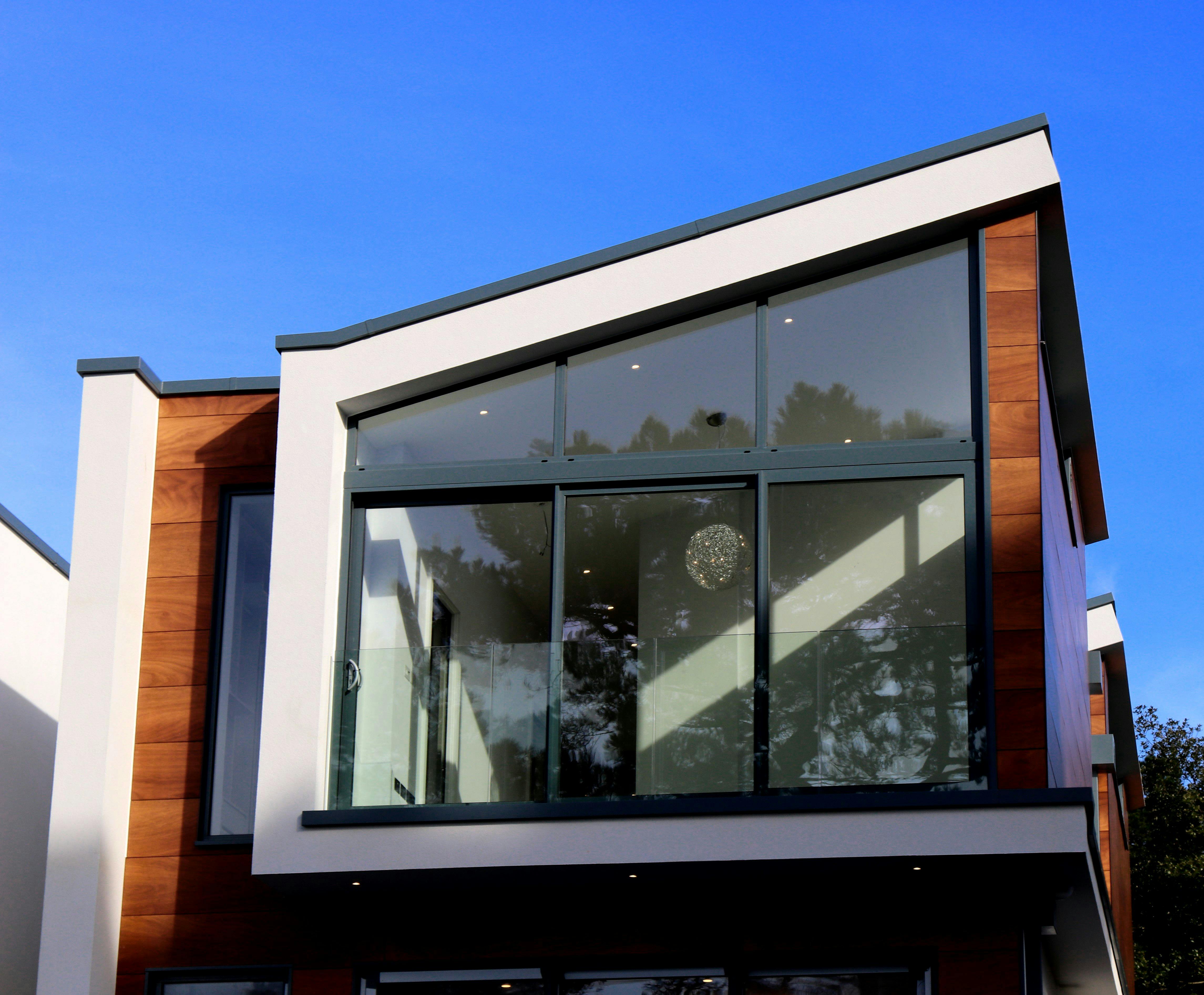 Clean windows on a beautiful Perth home